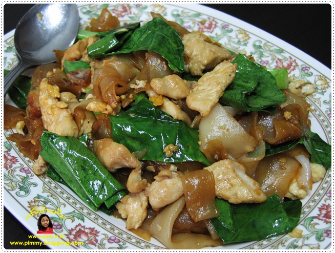 http://pim.in.th/images/all-one-dish-food/stir-fried-noodles-with-egg-and-chicken/stir-fried-noodles-with-egg-and-chicke-09.jpg