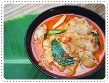 http://pim.in.th/images/all-side-dish-chicken-egg-duck/chicken-in-red-curry-with-sour-bamboo-shoot/kang-kai-normaidong-02.JPG