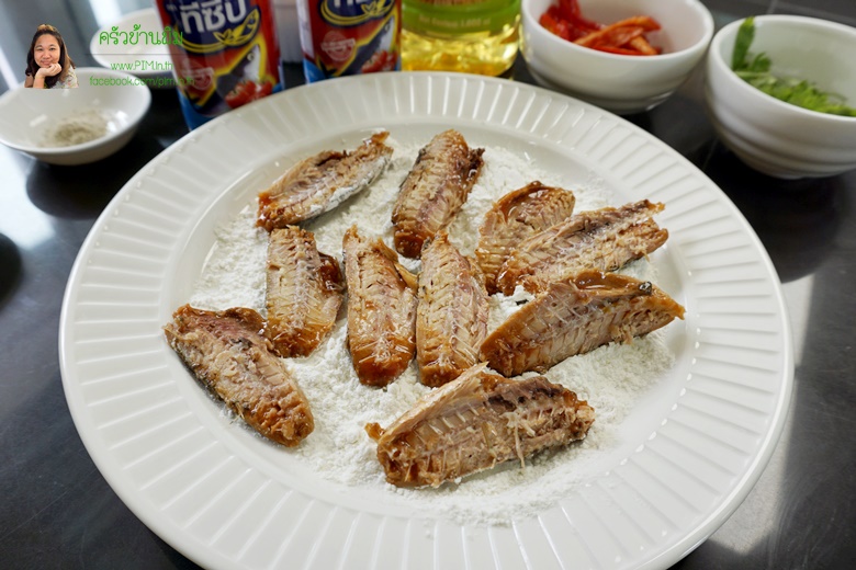 fried mackerel with garlic and pepper 05