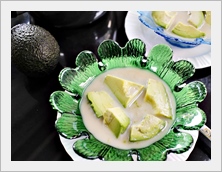 http://www.pim.in.th/images/all-thai-sweet/avocado-in-sweet-coconut-milk/avocado-in-sweet-coconut-milk-01.JPG