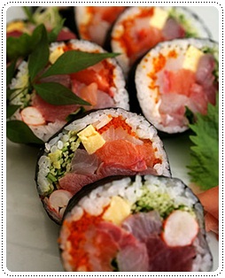 http://www.pim.in.th/images/food-talk/sushi/futo%20maki%20pim.jpg