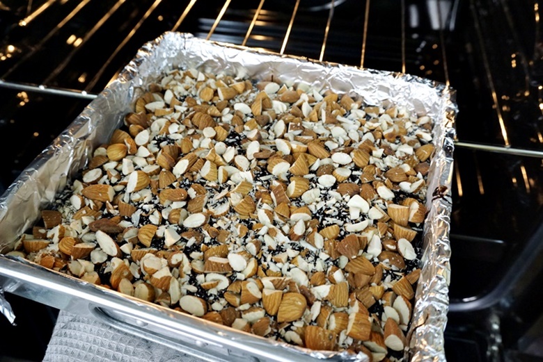 almond brownies 15