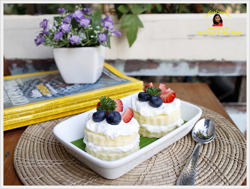 http://www.pim.in.th/images/all-bakery/mini-coconut-cake/mini-coconut-cake-19.JPG