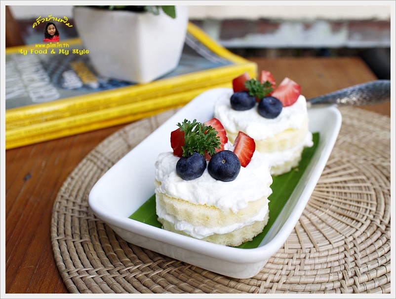 http://www.pim.in.th/images/all-bakery/mini-coconut-cake/mini-coconut-cake-20.JPG