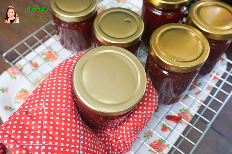 strawberry and cranberry jam 23