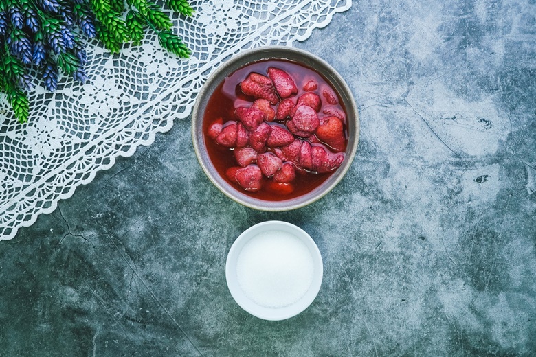 strawberry panna cotta v2 25