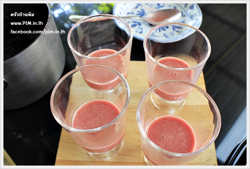 strawberry panna cotta 10