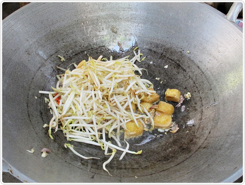 http://pim.in.th/images/all-no-meat-side-dish/stir-fried-bean-sprout-with-tofu/stir-fried-bean-sprout-with-tofu-08.JPG