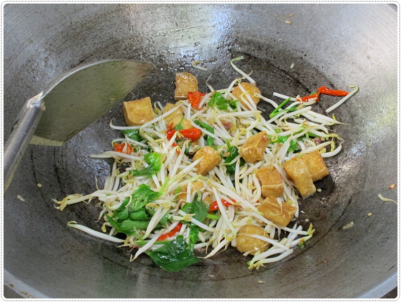 http://pim.in.th/images/all-no-meat-side-dish/stir-fried-bean-sprout-with-tofu/stir-fried-bean-sprout-with-tofu-12.JPG