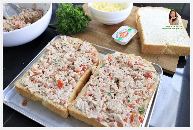 baked tuna bread with cheese 06