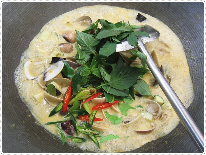 http://pim.in.th/images/all-one-dish-food/bucatini-with-green-curry-sauce/bucatini-with-green-curry-sauce-18.JPG