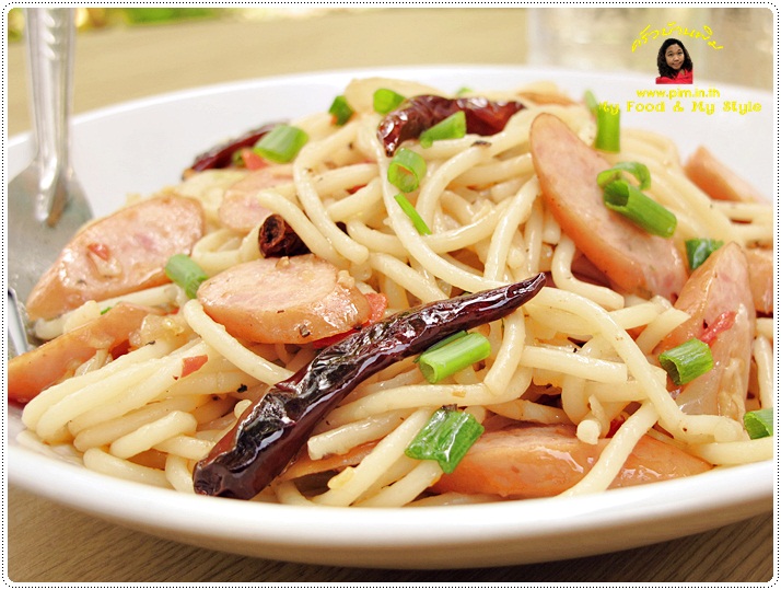 http://pim.in.th/images/all-one-dish-food/chili-and-garlic-sausage-spaghetti/chili-and-garlic-sausage-spaghetti-10.JPG