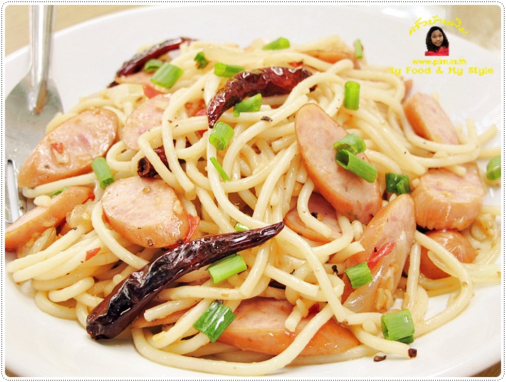 http://pim.in.th/images/all-one-dish-food/chili-and-garlic-sausage-spaghetti/chili-and-garlic-sausage-spaghetti-11.JPG