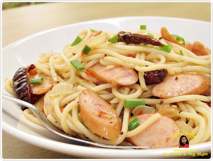 http://pim.in.th/images/all-one-dish-food/chili-and-garlic-sausage-spaghetti/chili-and-garlic-sausage-spaghetti-12.JPG