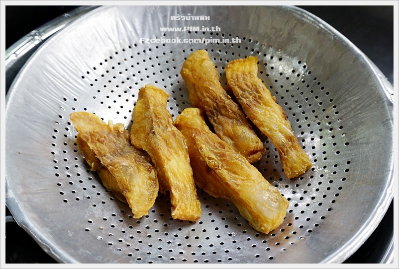 deep fried fish with holy basil sauce 11