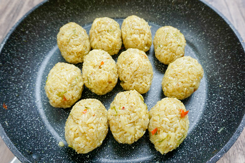 fried rice ball with sausage and cheese 17