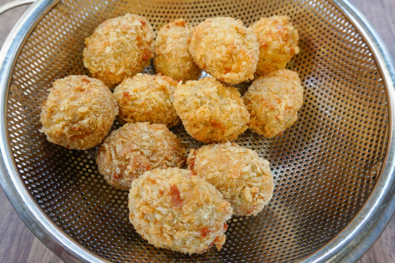 fried rice ball with sausage and cheese 22