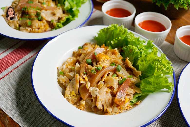 fried rice noodles with chicken 15