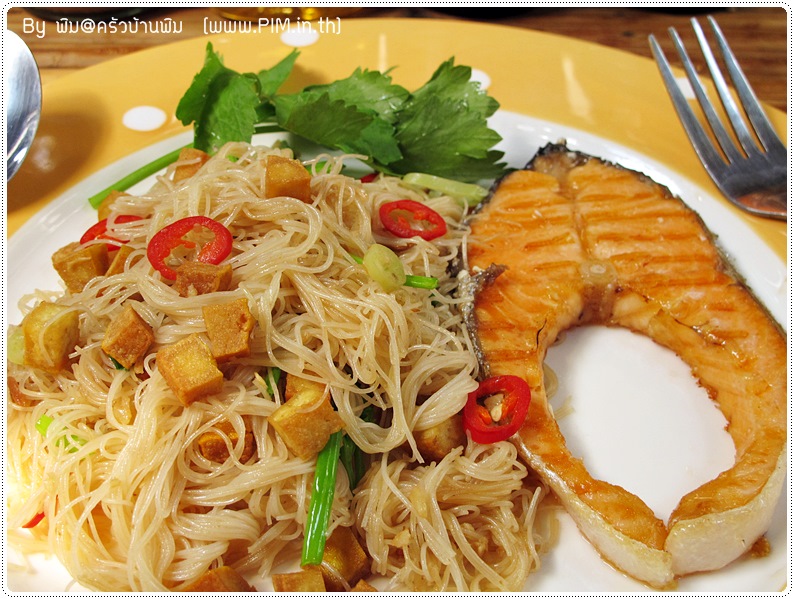 http://www.pim.in.th/images/all-one-dish-food/grilled-salmon-and-fried-rice-vermicelli-with-soy-bean-paste/grilled-salmon-and-fried-rice-vermicelli-with-soy-bean-paste-17.JPG