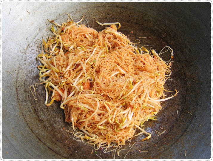http://pim.in.th/images/all-one-dish-food/mee-pad-nampricpow/mee-pad-nampricpow-10.JPG