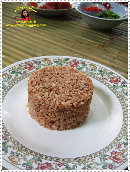 http://pim.in.th/images/all-one-dish-food/mixed-cooked-rice-with-shrimp-paste-sauce/Mixed-Cooked-Rice-wit-%20Shrimp-Paste-Sauce-33.JPG