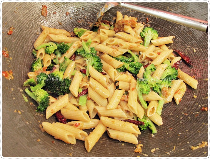 http://pim.in.th/images/all-one-dish-food/penne-pad-broccoli/penne-pad-broccoli-10.JPG