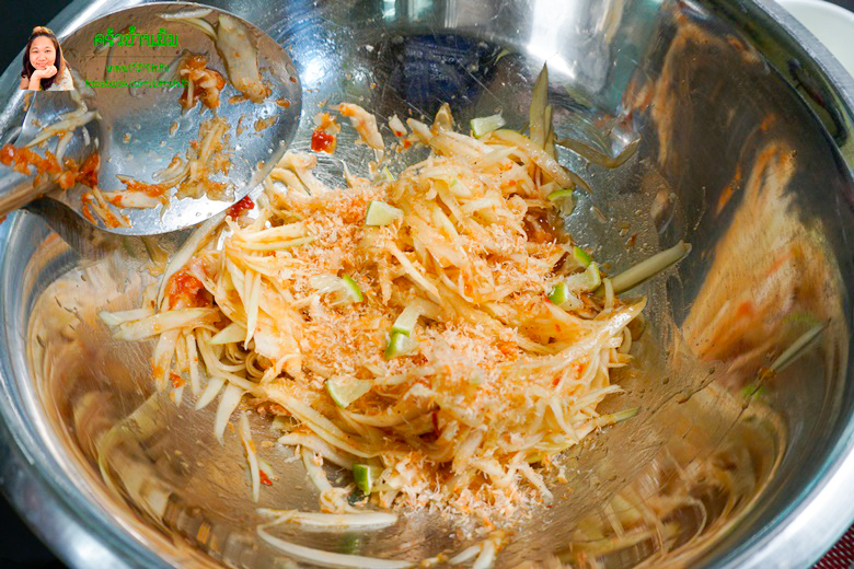 rice cooked in coconut milk eat with papaya salad 27