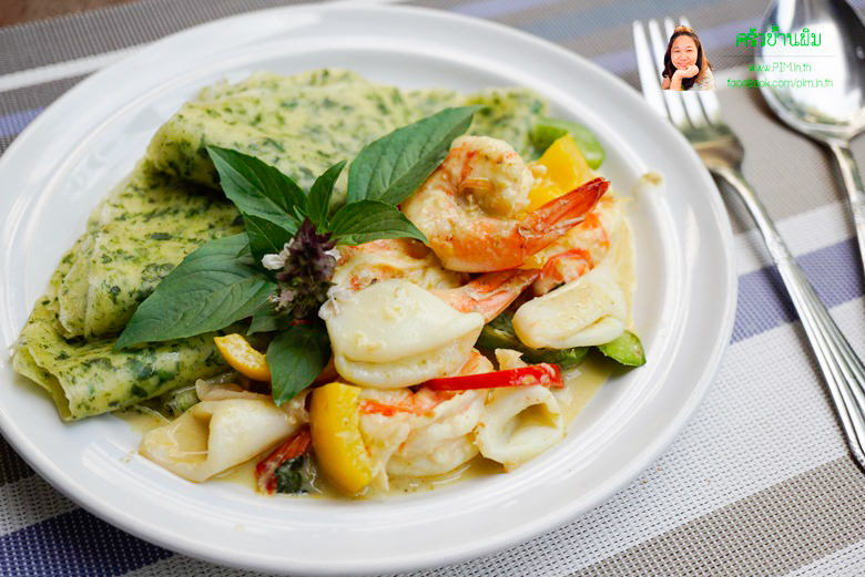seafood green curry with spinach crepe 23