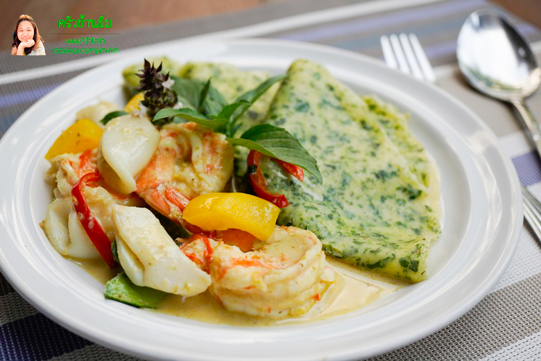 seafood green curry with spinach crepe 24