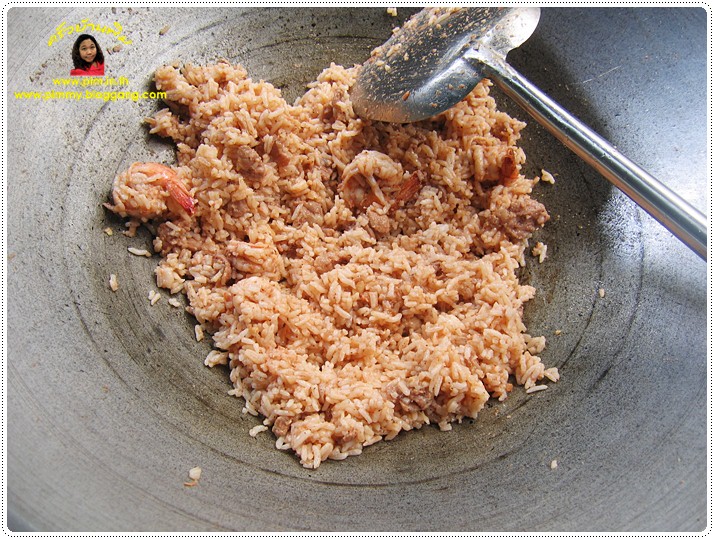http://pim.in.th/images/all-one-dish-food/shrimp-paste-fried-rice1/shrimp-paste-fried-rice-23.JPG