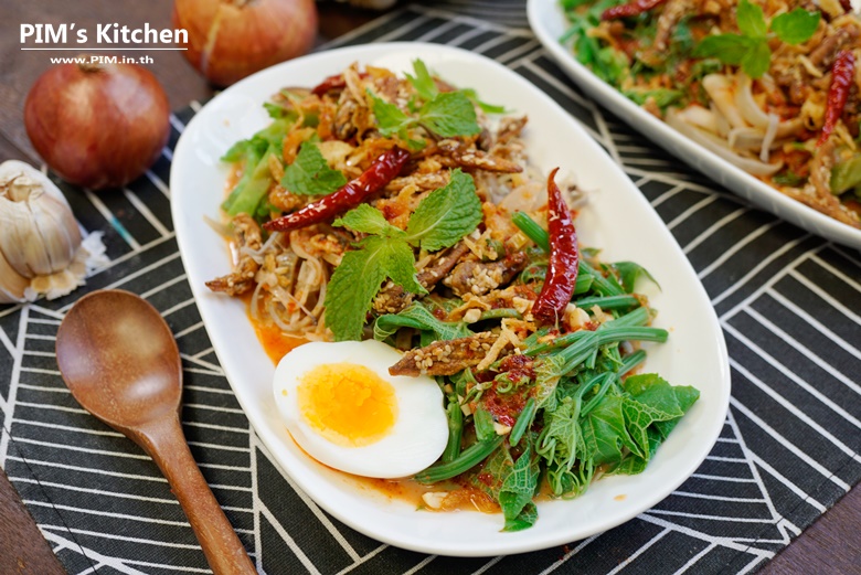 spicy vegetable salad with crispy fried whitebait 02