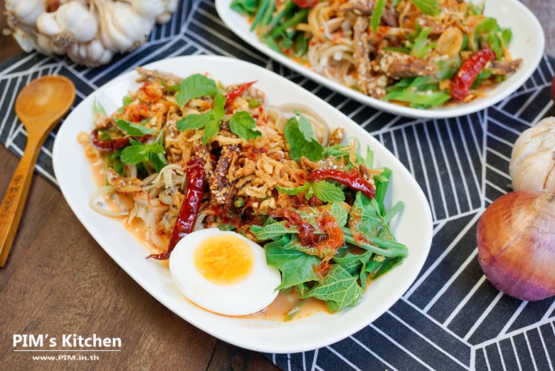 spicy vegetable salad with crispy fried whitebait 04