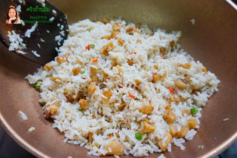 stir fried rice with pork crackling 11