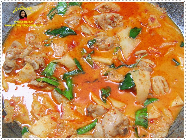 http://pim.in.th/images/all-side-dish-chicken-egg-duck/chicken-in-red-curry-with-sour-bamboo-shoot/kang-kai-normaidong-19.JPG