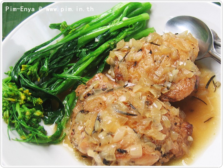 http://pim.in.th/images/all-side-dish-chicken-egg-duck/chicken-with-lemon-and-rosemary/chicken-with-lemon-and-rosemary03.JPG