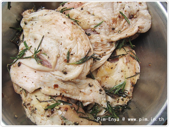 http://pim.in.th/images/all-side-dish-chicken-egg-duck/chicken-with-lemon-and-rosemary/chicken-with-lemon-and-rosemary14.JPG