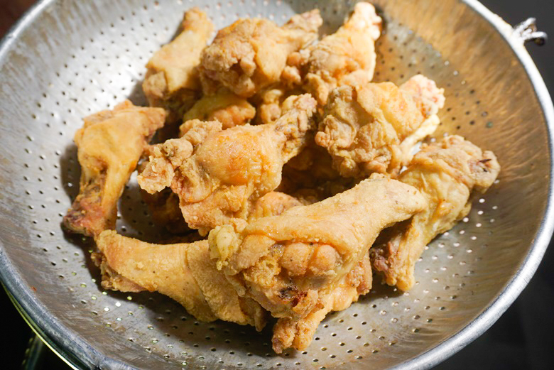 deep fried chicken in suki sauce 07