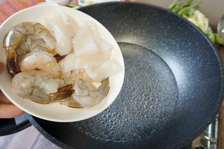 seafood steamed eggs in hot pot with suki sauce 10
