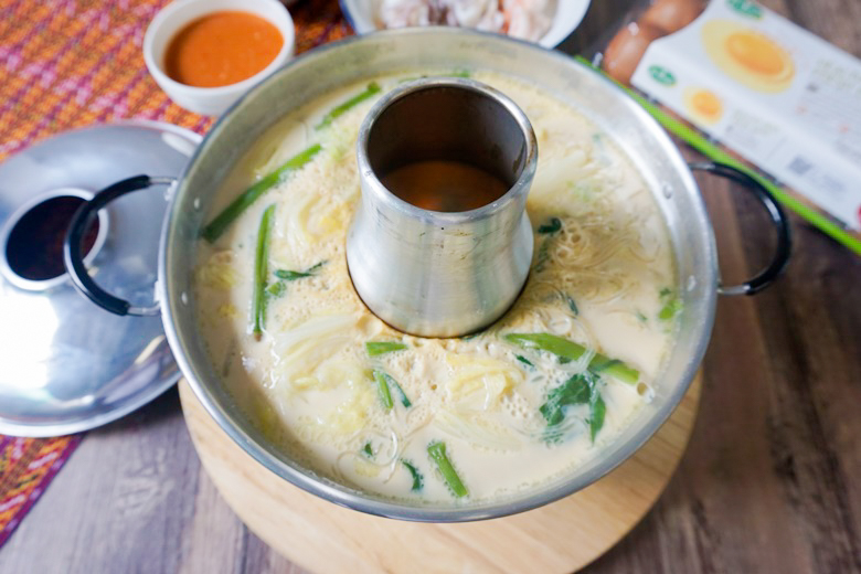 seafood steamed eggs in hot pot with suki sauce 24