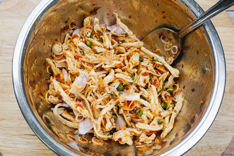 spicy salad with chicken and thai herb 17