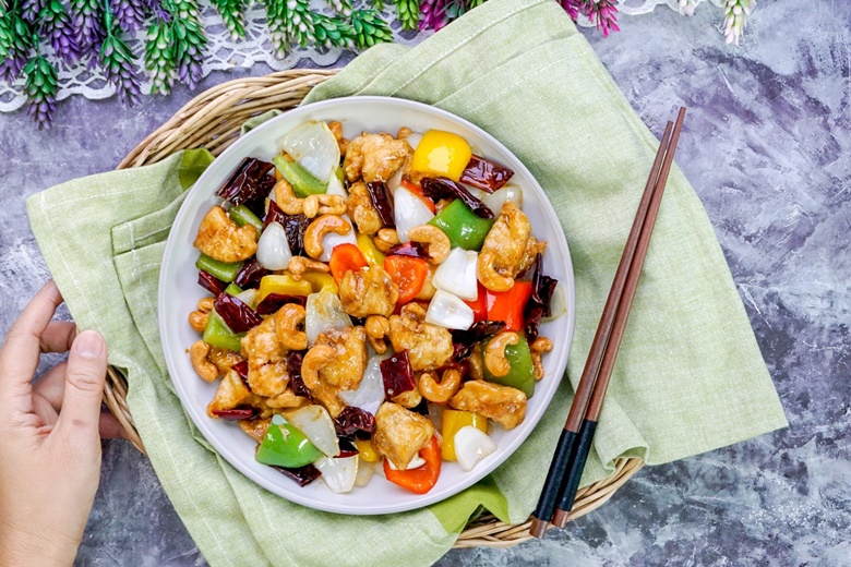 stir fried chicken with cashew nuts 08