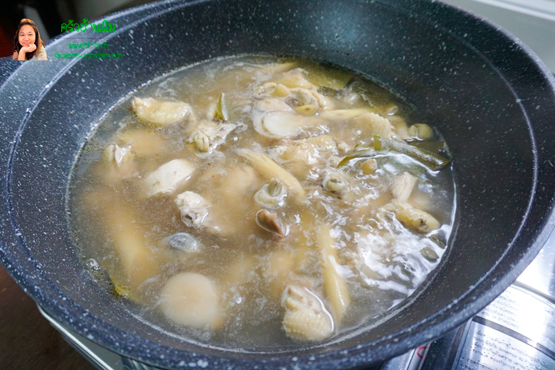 thai esan spicy chicken soup 09
