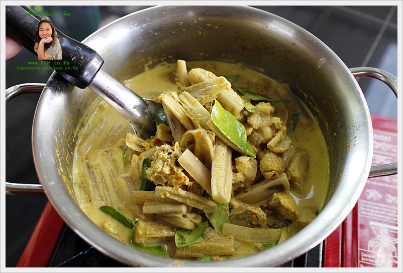 thai southern curry with chicken and banana stalk13