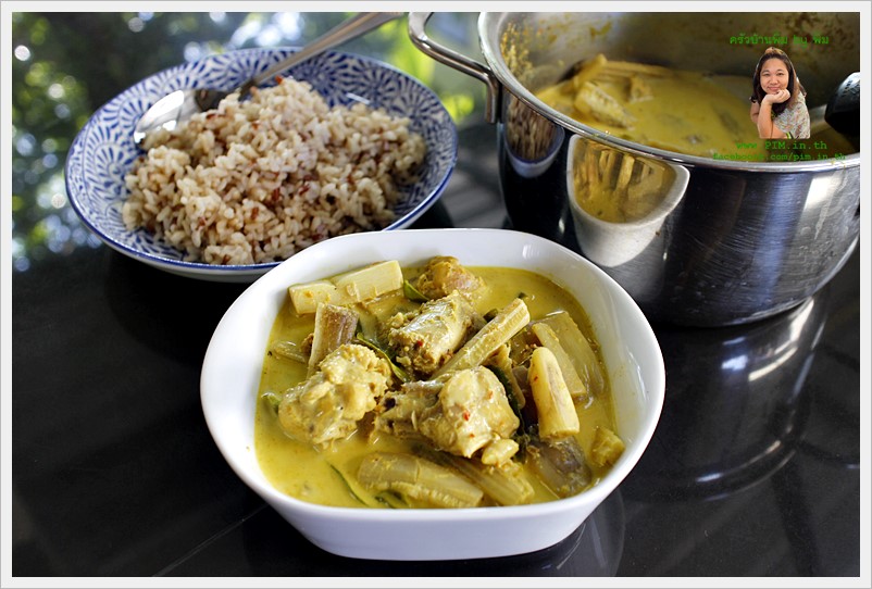 thai southern curry with chicken and banana stalk15