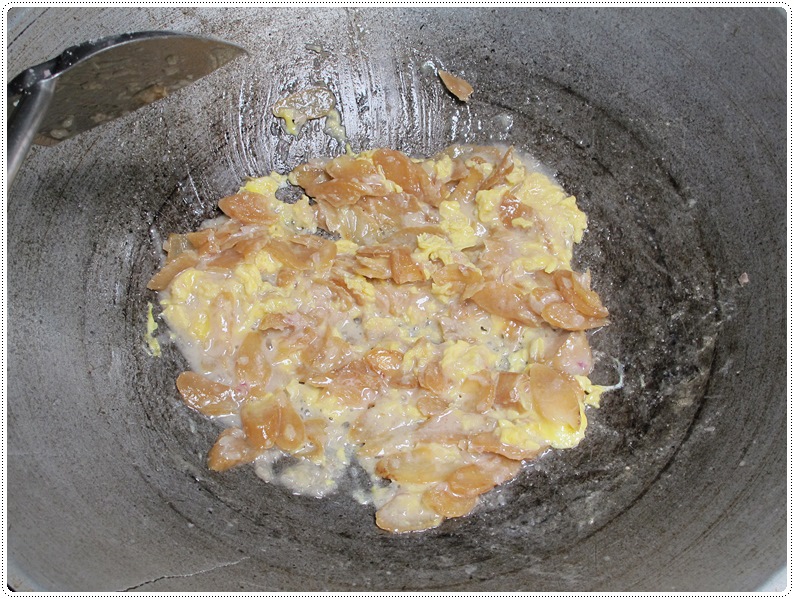 http://www.pim.in.th/images/all-side-dish-egg/fried-salted-turnip-with-egg/fried-salted-turnip-with-egg-010.JPG