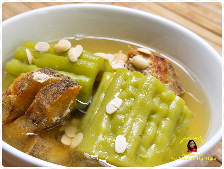 http://pim.in.th/images/all-side-dish-fish/bitter-Cucumber-with-soya-bean-soup/12.jpg