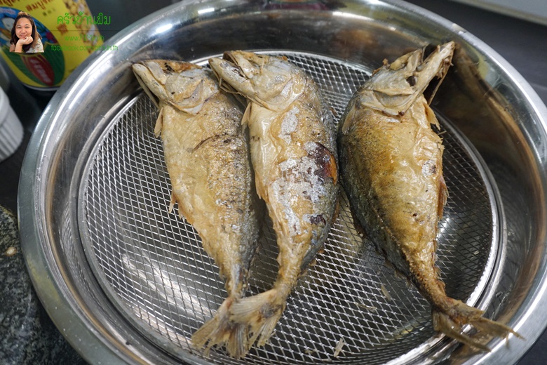 deep fried mackerel with chili garlic sauce 05