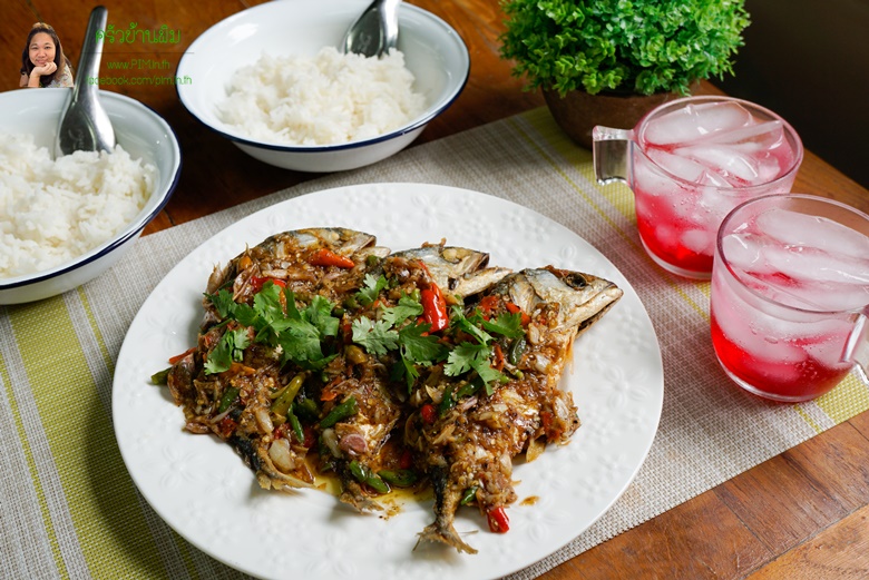 deep fried mackerel with chili garlic sauce 11