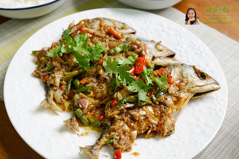 deep fried mackerel with chili garlic sauce 12