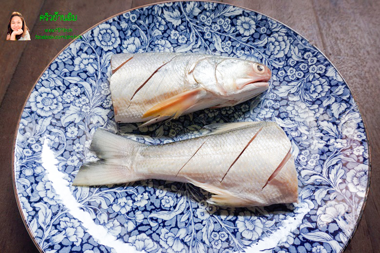 deep fried thread fin fish with turmeric 03